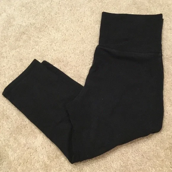 Mossimo Supply Co. Black Capris Leggings - Picture 1 of 6